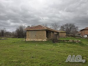 Продавам сграда в с. Гранит