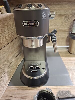 нова, гаранциoнна кафеварка Delonghi Debica ES685.BK EX:4