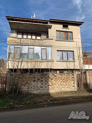Триетажна къща, 350кв.м, гр. Попово