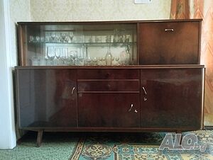 Продавам старинен салонен бюфет