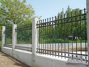 Метални огради, Пояс Колони, Изработка на метални врати и порти, Дървени огради, навеси