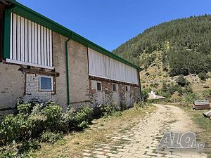 Стопанска сграда с. Забърдо