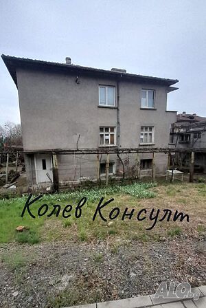 Продавам етаж от къща, гр. Царево
