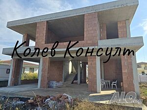 Продавам 4 къщи, в. м. Тарфа, с. Лозенец