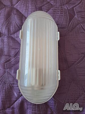 Осветително тяло лампа за фасади, тераси, санитарни помещения и др.