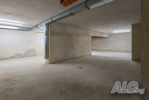 Подземно паркомясто в нова сграда, център
