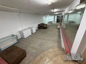 Магазин 300 кв на Пазара в Казанлък. Търговско Помещение / Зала на Топ Локация