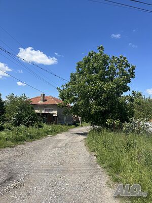 Продавам къща