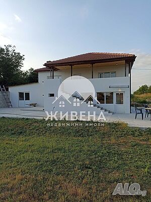 Агенция ЖИВЕНА продава реновирана каменна къща в с. Николаевка, обл. Варна