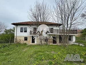 Продавам къща в с. Добрина, с двор - 2020 кв. м