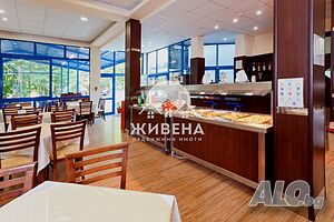 Продавам хотел на Златни пясъци, гр. Варна, РЗП: 4500 кв.м, 80 стаи, ресторант, детски кът, басейн, ..