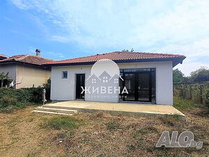 Агенция ЖИВЕНА продава самостоятелна къща в центъра на с. Старо Оряхово