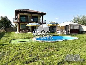 Агенция ЖИВЕНА продава прекрасна двуетажна къща в село Топола