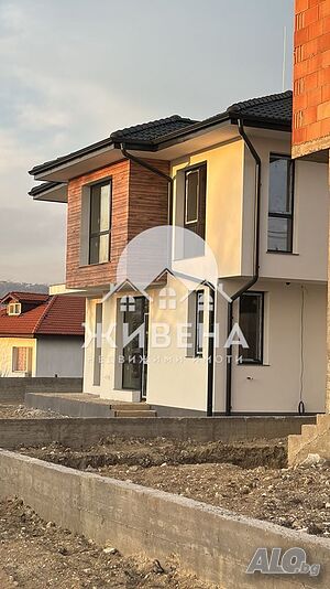 Къща с 3 спални и гледка море, местност Траката, между кв. Виница и Св. Св. Константин и Елена, гр. ..