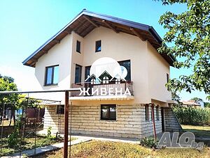 Агенция ЖИВЕНА продава две къщи в един двор в с. Полковник Минково