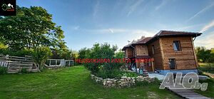 Къща с двор в село Бадевци