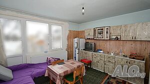 Самостоятелна масивна къща в гр. Радомир