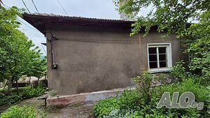 Едноетажна къща близнак в гр. Перник, кв. Ралица