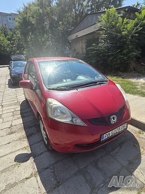 Продавам Хонда Джаз 2011