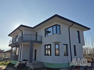 🏡 Продава се Къща в с. Златитрап