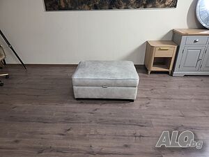 Кремава табурека от плат с функция ракла