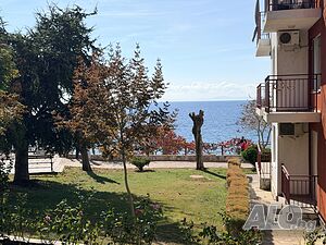 Първа линия! 2-стаен апартамент С ГЛЕДКА МОРЕ в Марина Вю Форт (Marina View Fort), Свети Влас Двустаен апартамент 67 кв.м Тухла 2006 г. 2 етаж Първи жилищен | Апартаменти | Свети Влас