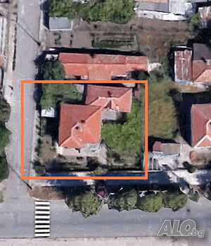 Къща гр. Камено, две сгради, гараж и двор УПИ 630 кв.м, РЗП 98 кв. м