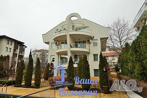Двустаен апартамент в малък комплекс Вила Юг
