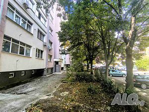 Ексклузивно класически двустаен панелен апартамент в ж.к. „Меден Рудник“