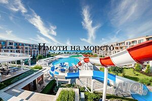 Луксозно обзаведен двустаен с изглед море на първа линия, Свети Влас