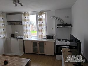 Къща с двор под наем