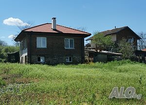 Къща в центъра на село Дюлево област Бургас