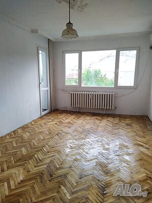 продавам апартамент