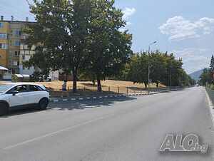 Парцел за обществена дейност