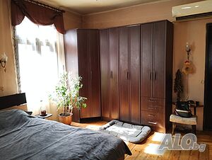 Тристаен с паркомясто в Центъра