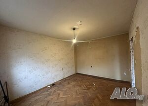 Продава Четиристаен апартамент с бокс в район НАП- Стара Загора
