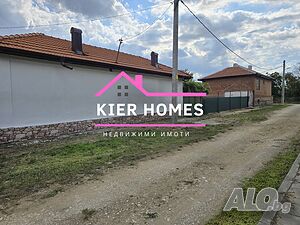Реновиран имот с две жилищни сгради в с. Стрелци, обл. Пловдив