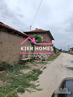 Двуетажна къща в с. Дълго поле, обл. Пловдив