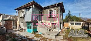 Къща в село Здравец
