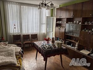 Двустаен в малък блок с три южни стаи. Офертата важи до 21.06.26г.