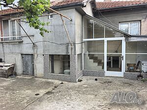 В ниската част на Комлука, близо до парка