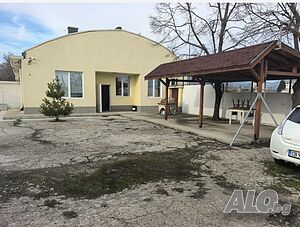 Помещение 150кв.м. + 500кв.м. двор, обособено с офис