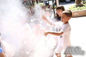 Аниматори за Бургаска област и Ямбол KINDER PARTY — снимка 15