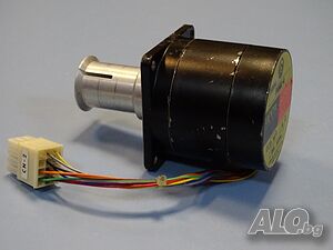 Стъпков мотор VEXTA PH566-A stepping motor 5-phase 24VDC