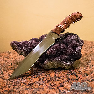 Бутиков ловен нож FOX FX1 лукс в кожена кания гьон и ВИП подаръчна дървена кутия