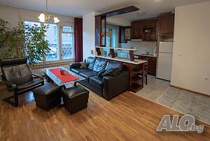 Продава се тристаен апартамент до метростанция Красно село