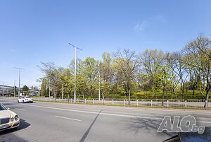 Продава многостаен апартамент до метростанция Европейски съюз