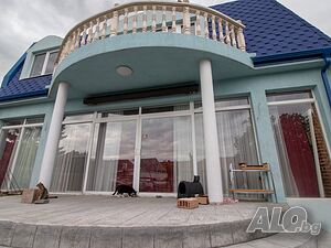 Продава се луксозна къща в Комлука
