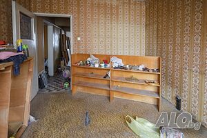 Тристаен непреходен до стадион Септември на ул. Кольо Фичето
