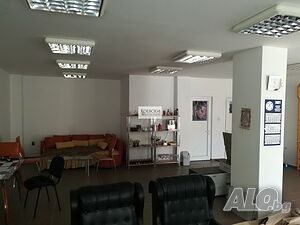 Продава се офис в близост до Двата аслана.